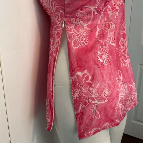 Floral Bliss: Pink Spaghetti Top with Empire Waist and Beaded Detail - Picture 4 of 4